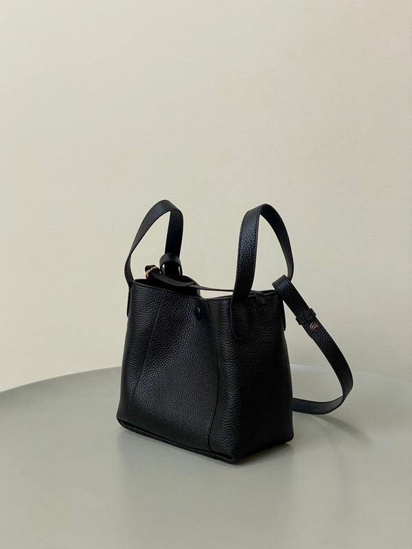Sac Seau Dior Signature Cuir de veau noir 333341
