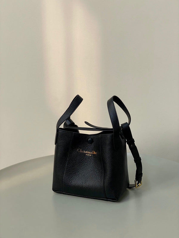 Sac Seau Dior Signature Cuir de veau noir 333341