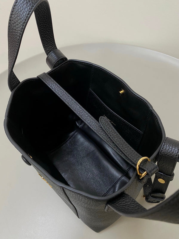 Sac Seau Dior Signature Cuir de veau noir 333341