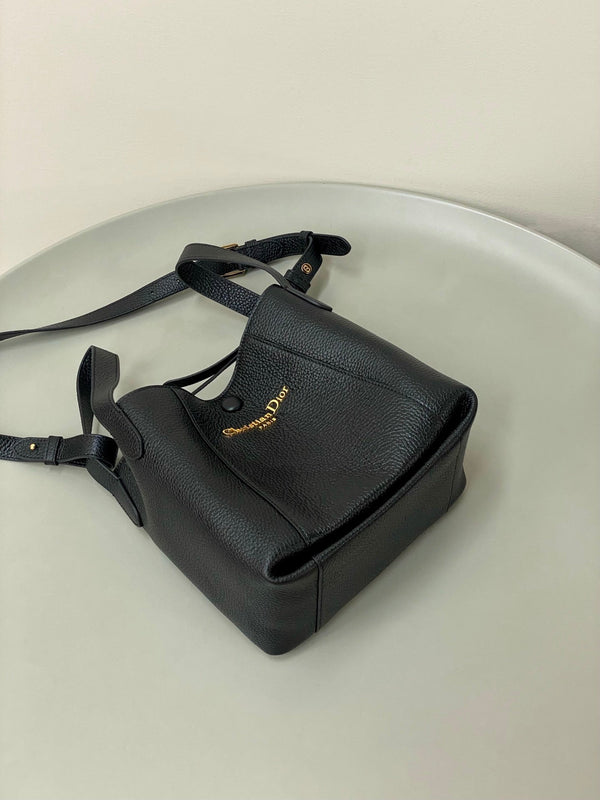 Sac Seau Dior Signature Cuir de veau noir 333341
