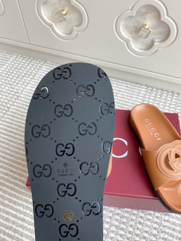 GC Slipper Brown Cowhide 291037