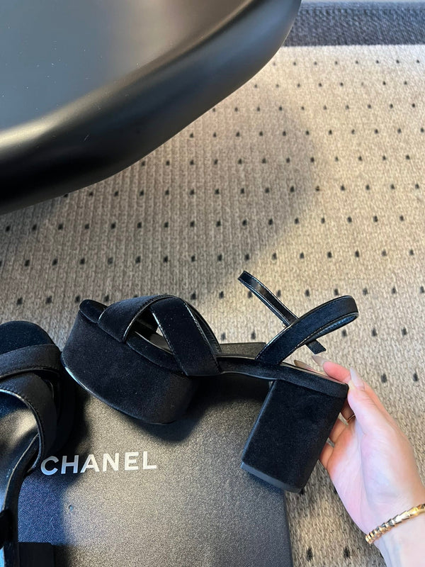 Sandali con plateau CC 25SS 5,5 cm in pelle di agnello nera e velluto 319625