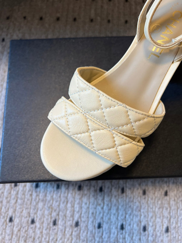 Sandali con plateau CC 25SS 5,5 cm in pelle di pecora beige 319627