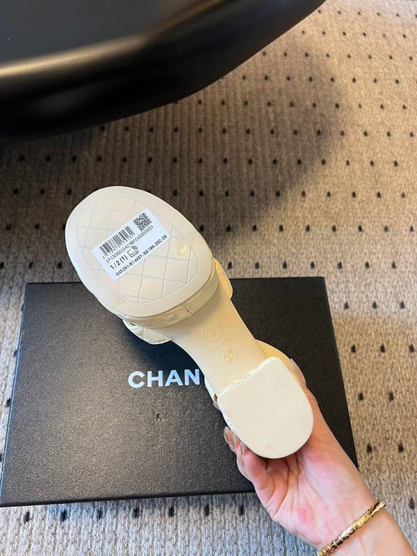 Sandali con plateau CC 25SS 5,5 cm in pelle di pecora beige 319627