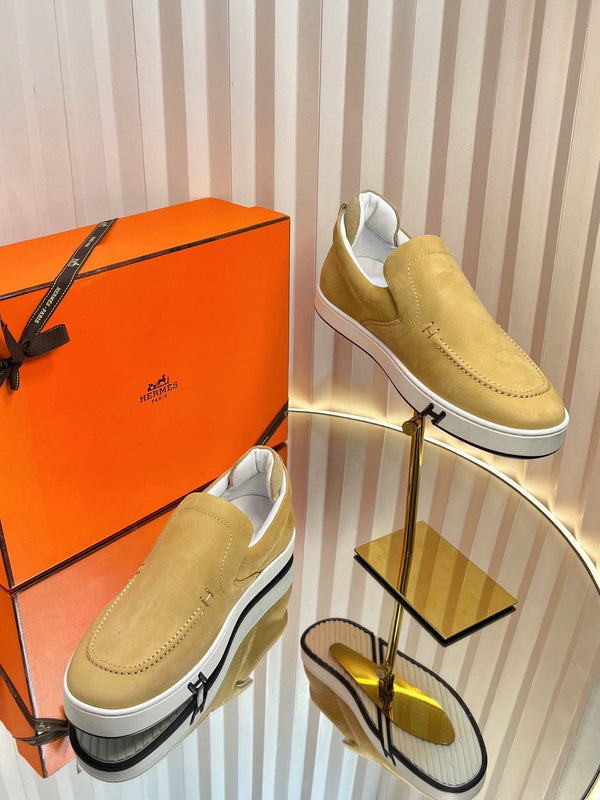 Mocassini retrò HM British in pelle scamosciata marrone 317073