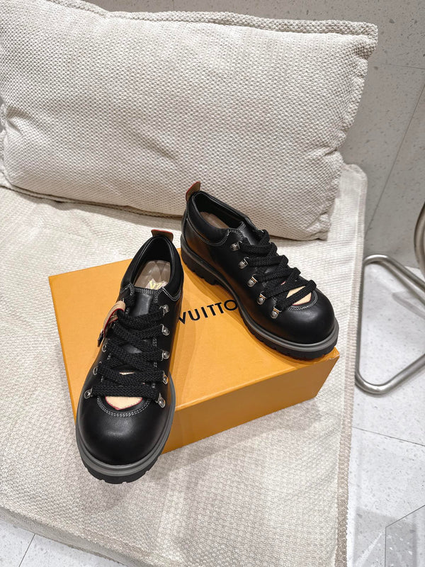 Scarpe da trekking LV Pharrell e Nigo in pelle di pecora nera 383741