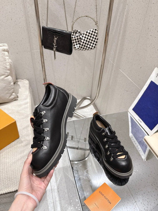 Scarpe da trekking LV Pharrell e Nigo in pelle di pecora nera 383741