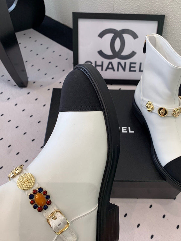 CC 24 Mold GHW Classic Ankle Boots 30mm Black White Sheepskin 432511