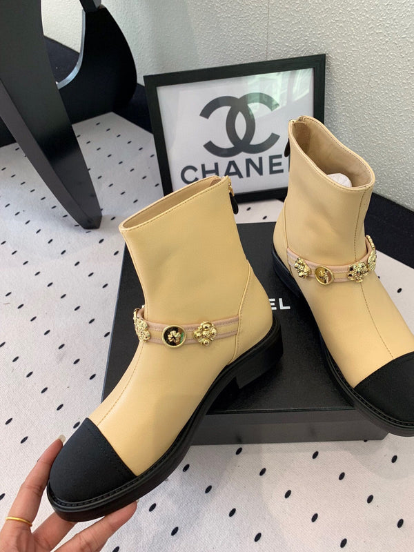 CC 24 Mold GHW Classic Ankle Boots 30mm Black Beige Sheepskin 432513