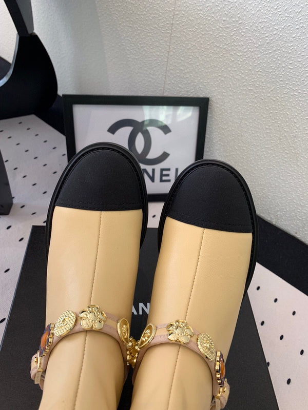 CC 24 Mold GHW Classic Ankle Boots 30mm Black Beige Sheepskin 432513