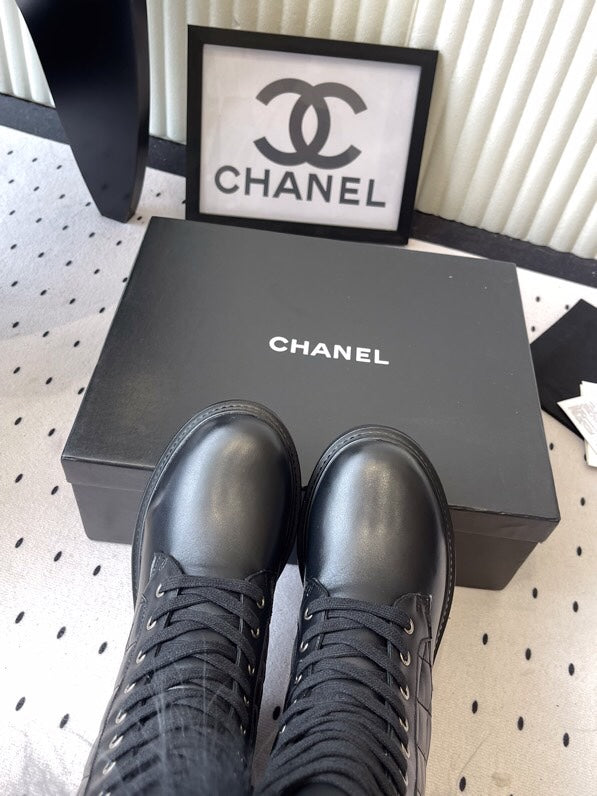 CC 25 Boot Black White Cowhide Fur 514093