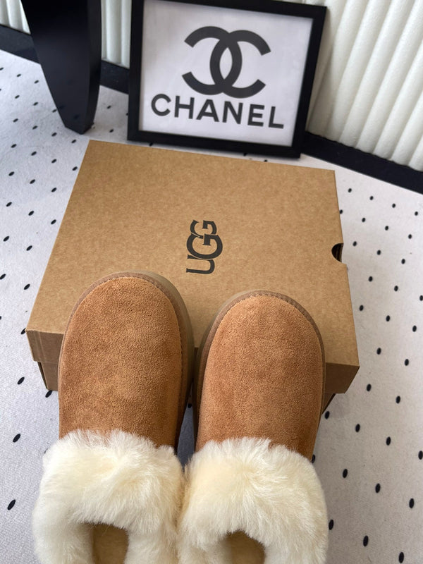 UGG Short Boots Tan Suede And Wool 514142