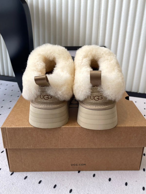 UGG Short Boots Light Beige Suede And Wool 514143