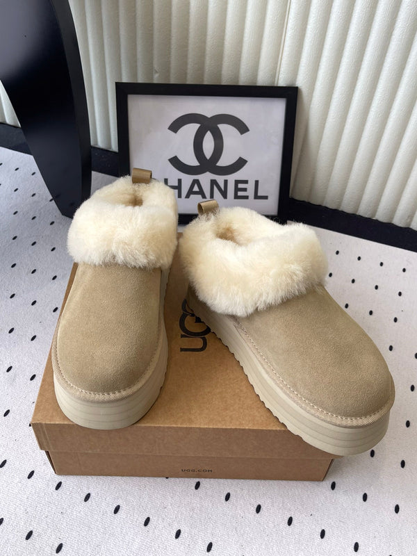 UGG Short Boots Light Beige Suede And Wool 514143