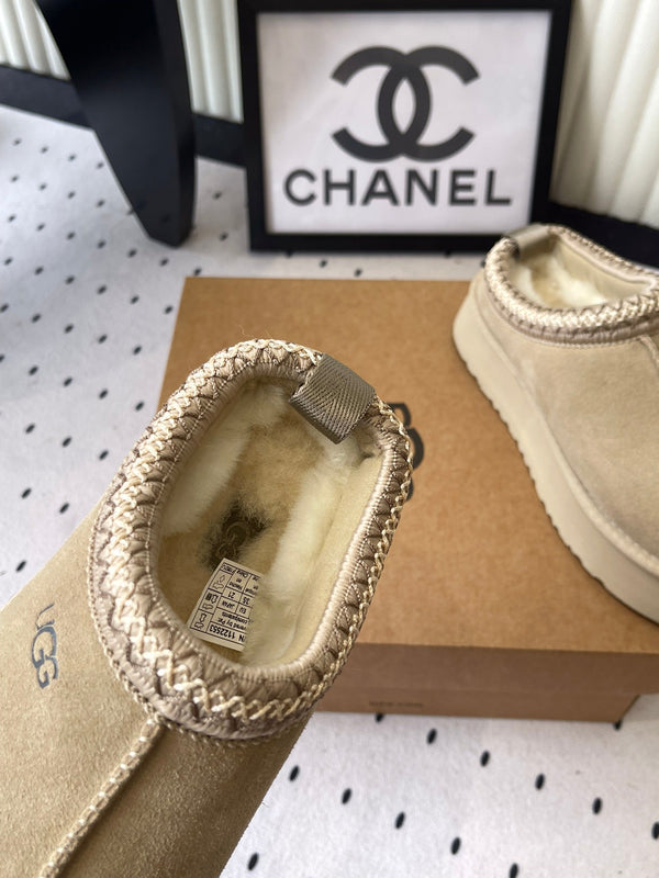 UGG TAZZ Slippers Soft Beige Suede And Wool 514148