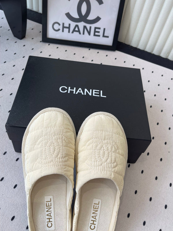 CC Nouveaux Chaussons pour Couple en Duvet Tissu Technique Ivoire