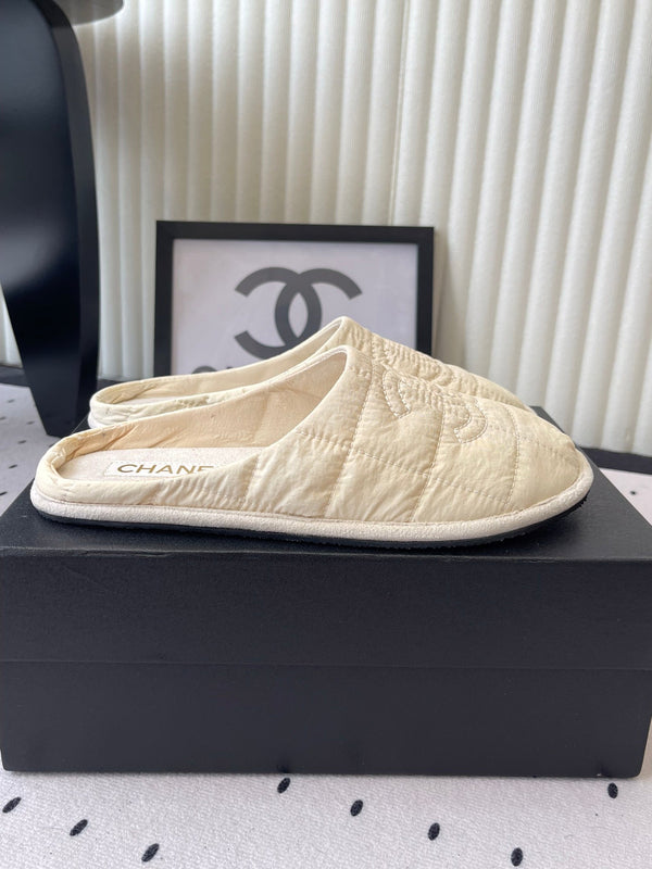CC Nouveaux Chaussons pour Couple en Duvet Tissu Technique Ivoire