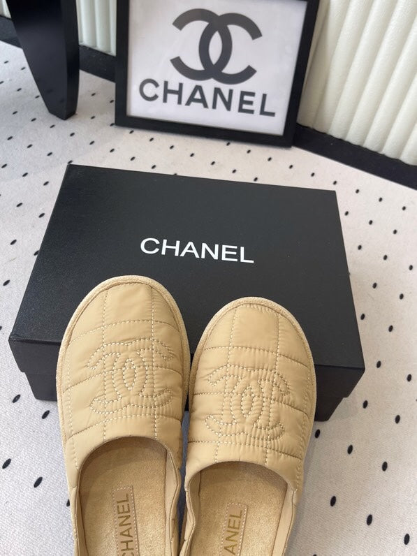 CC Chaussons couple en duvet beige tissu technique