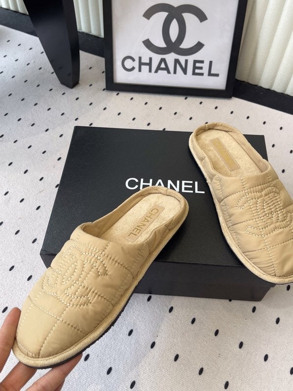 CC Chaussons couple en duvet beige tissu technique