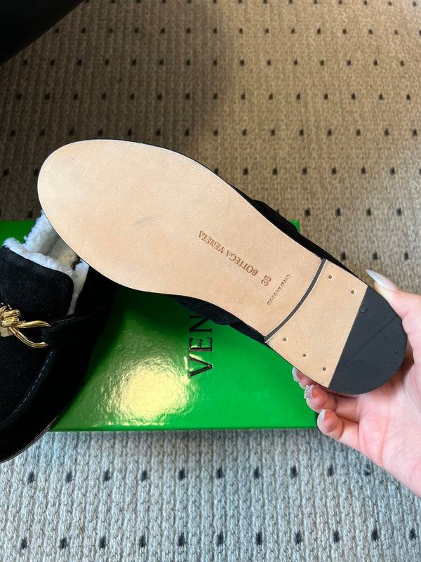 BV Astaire Loafer Black Shearing Suede 548542