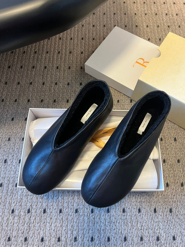 The Row 2025 Stella slip-on Shoe Black Sheepskin Wool 561640