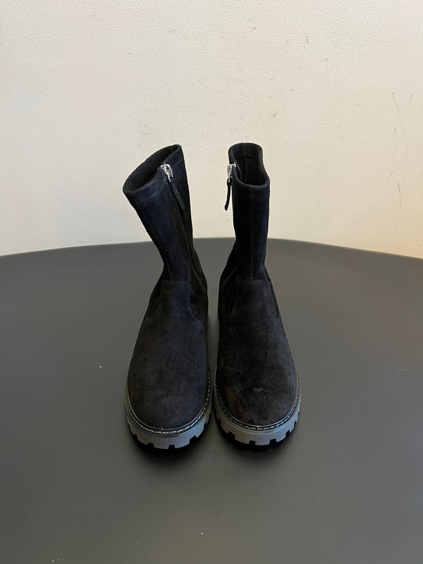 The Row 2025 Boot Black Suede 561644