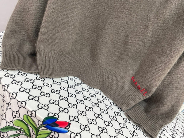 Pull en cachemire gris foncé Chanel 2025