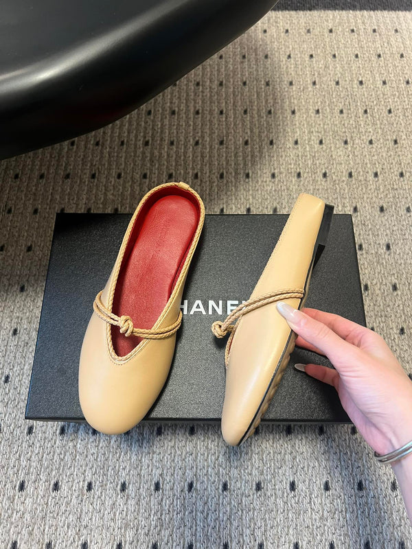 BV 26s Flats Mules Beige Calfskin