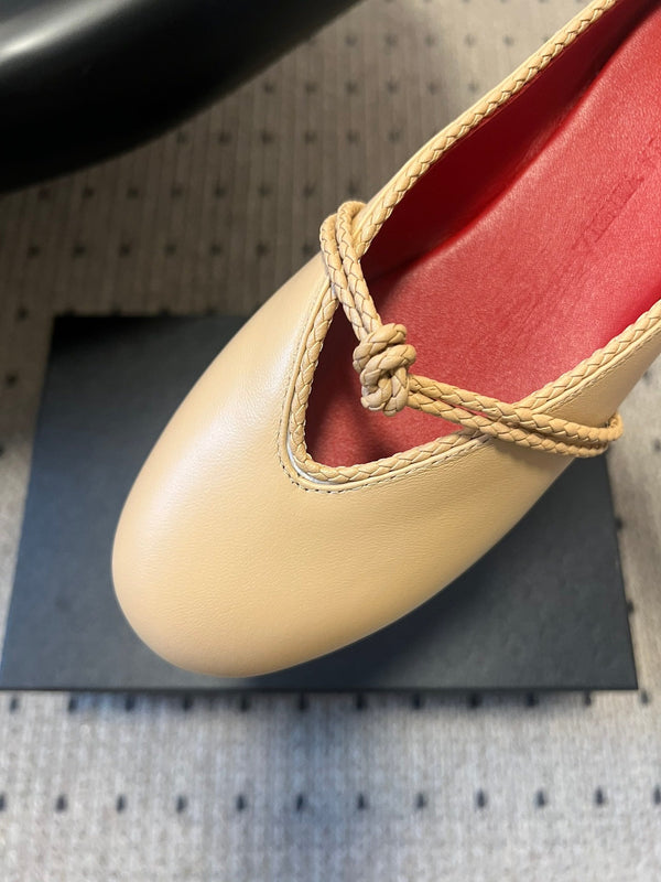 BV 26s Flats Mules Beige Calfskin