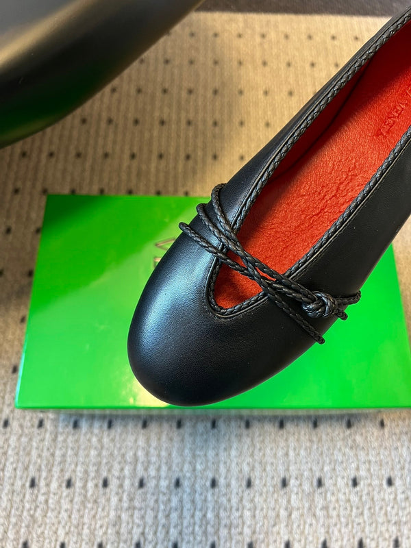 BV 26s Espadrille Ballet Flats Black Lambskin