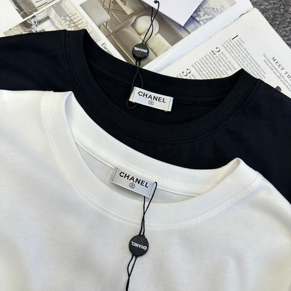 T-shirt CC Logo entrelacé SS26 en coton 350614