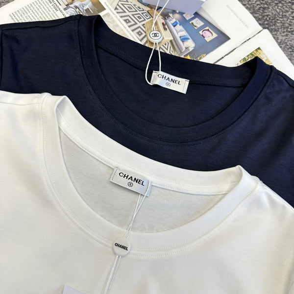 T-shirt en Coton CC SS26 avec Logo Brodé en Dentelle 350573