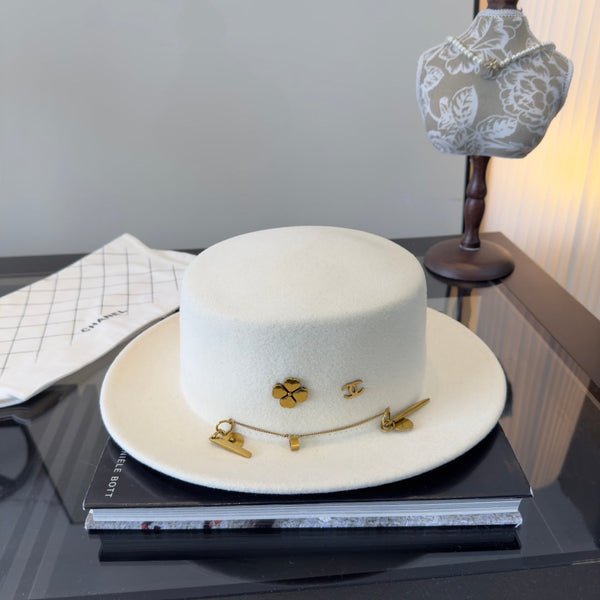 CC Four-leaf Clover Flat-brimmed Felt Hat 477651