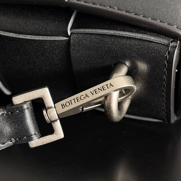 BV Two-In-One Cassette Black 26cm Grey Leather