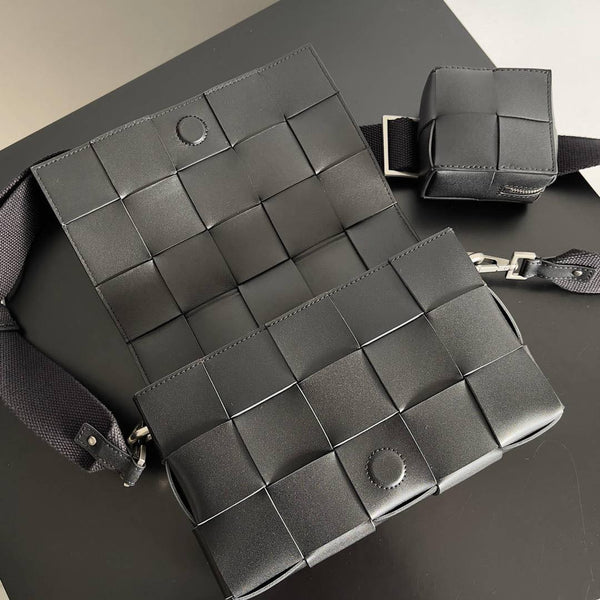 BV Two-In-One Cassette Black 26cm Grey Leather