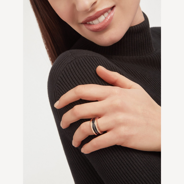 ZERO 1 ANELLO CON DUE ANELLI E CERAMICA NERA IN ORO ROSA