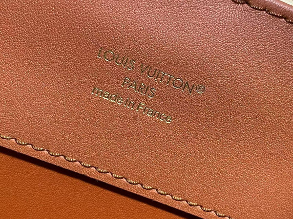 LV Capucines BB Top Handle in pelle di mucca e rattan HW