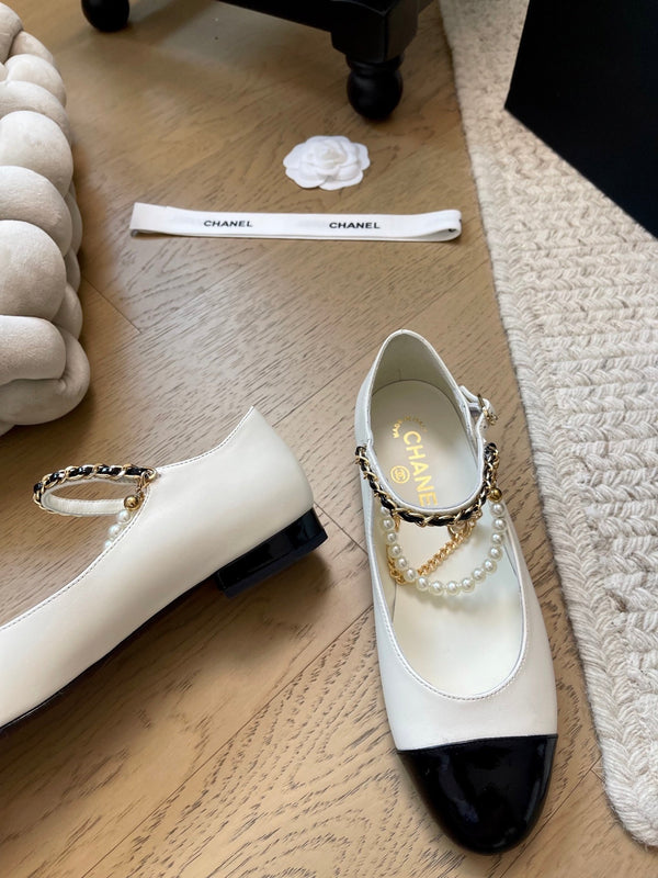 CC 25 Pearls Mary Jane Shoes White Black Lambskin & Calfskin 399019