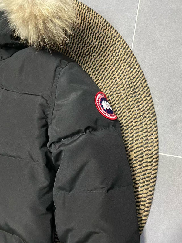 C. Goose Parka Chelsea en coton noir pour femme