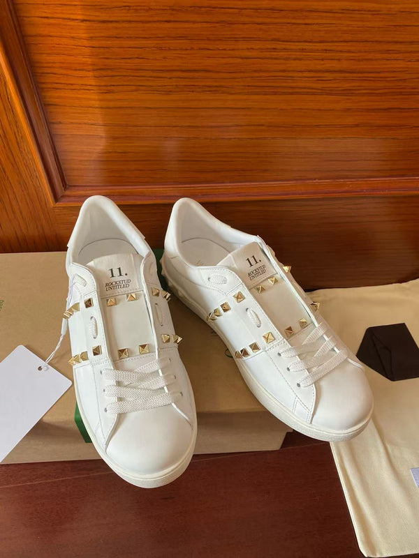 Valen Garavani Rockstud Untitled Flap Sneaker White Calfskin