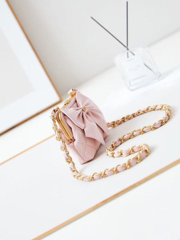 CC 24A Bowknot Kiss Lock Clutch Bag with Chain 13cm Pink Lambskin