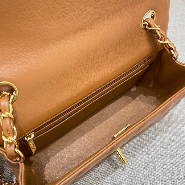 BORSA A PATTA 20 CM CARAMELLO PELLE DI AGNELLO FERRAMENTA ORO