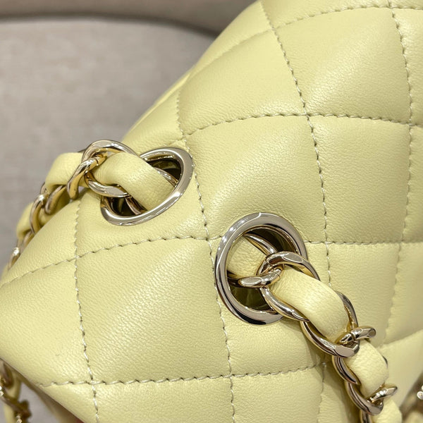 FLAP BAG 23CM PASTEL YELLOW LAMBSKIN GOLD HARDWARE