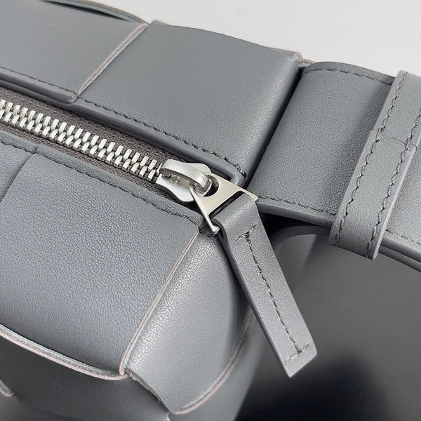 BV SMALL BRICK 24CM PELLE DI AGNELLO GRIGIA