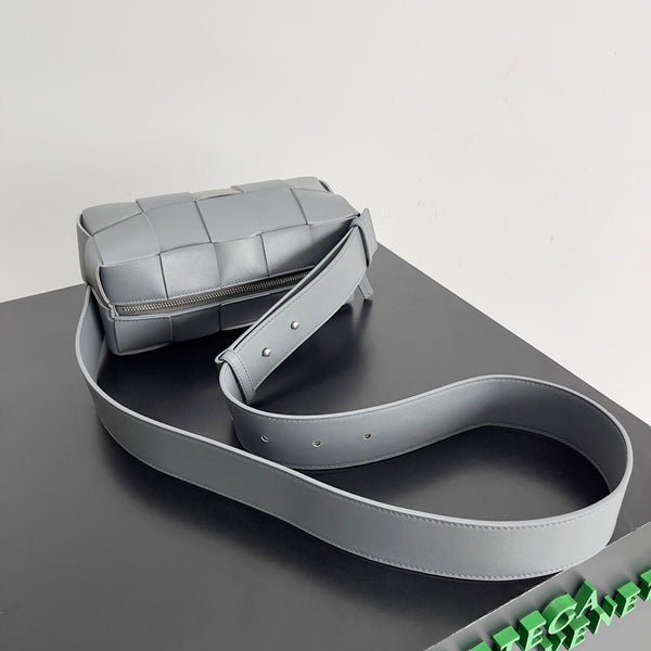 BV SMALL BRICK 24CM PELLE DI AGNELLO GRIGIA