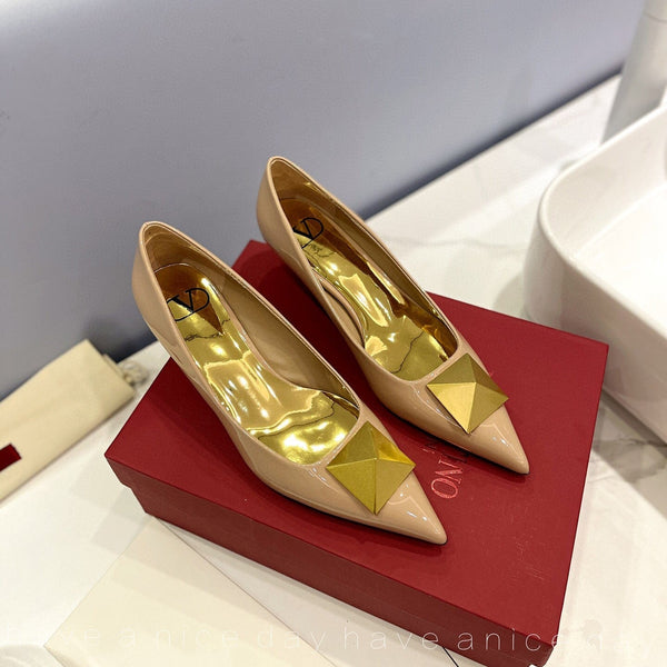 One Stud Gold Patent Beige Leather Pump