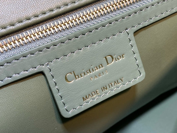 MEDIUM CARO BAG 25 GREEN MACROCANNAGE CALFSKIN