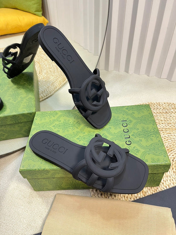 GG Interlocking G slide sandal black rubber