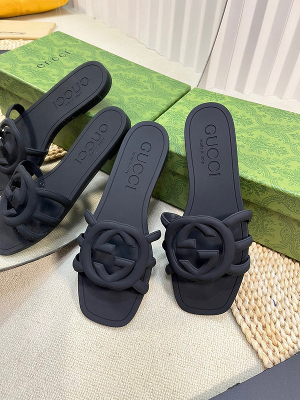 GG Interlocking G slide sandal black rubber