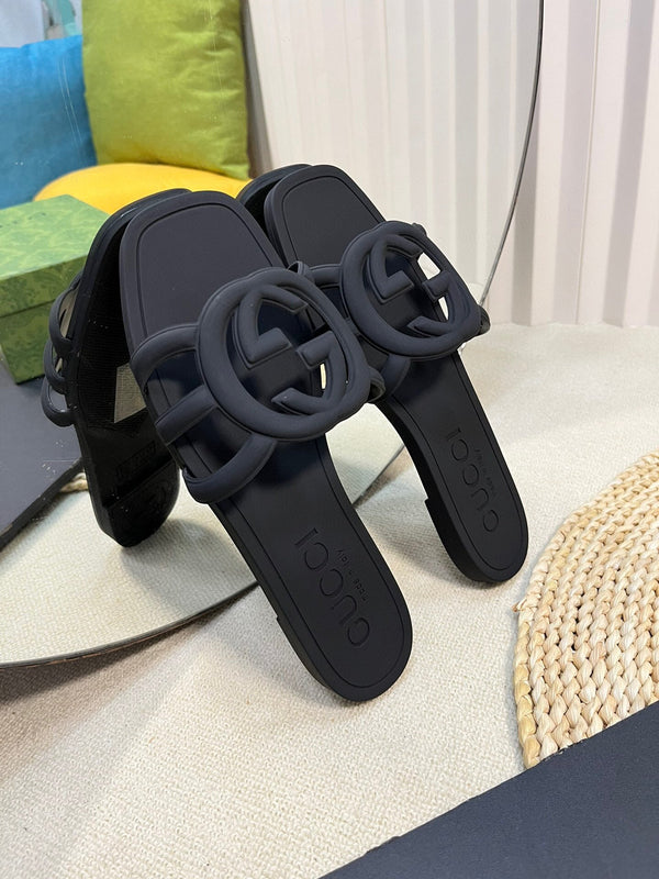 GG Interlocking G slide sandal black rubber